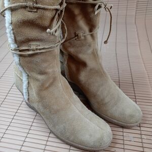 Michael Kors women's Tan Sherpa Lined 3" Wedge heel 13" tall Mid Calf Boots Size